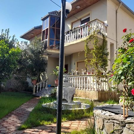 Gather Inn Guest House Shkodër Buitenkant foto
