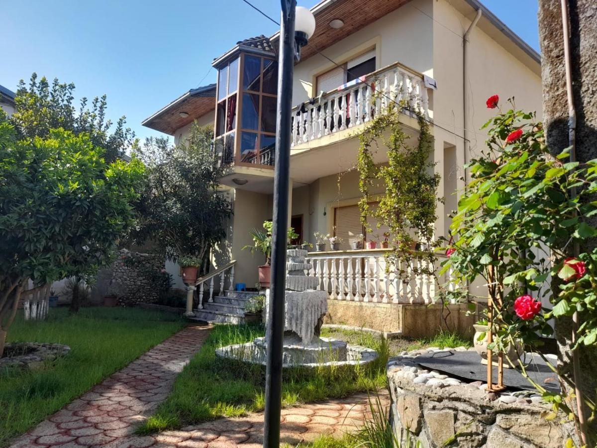 Gather Inn Guest House Shkodër Buitenkant foto