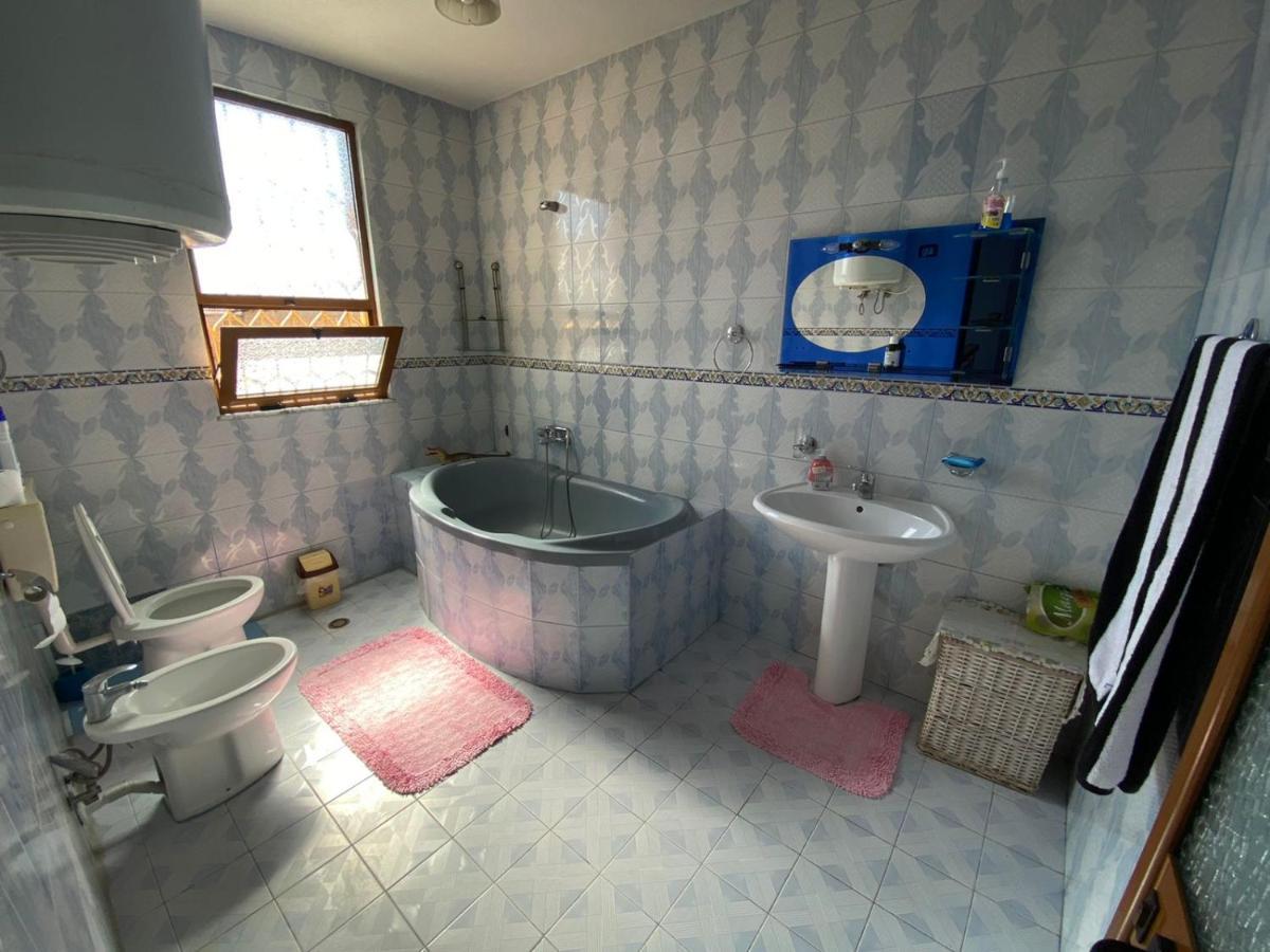 Gather Inn Guest House Shkodër Buitenkant foto
